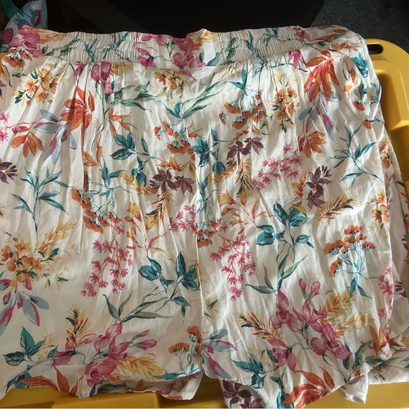 Torrid Floral set.  Skort and top - Multicolor size 2 X - Picture 4 of 4